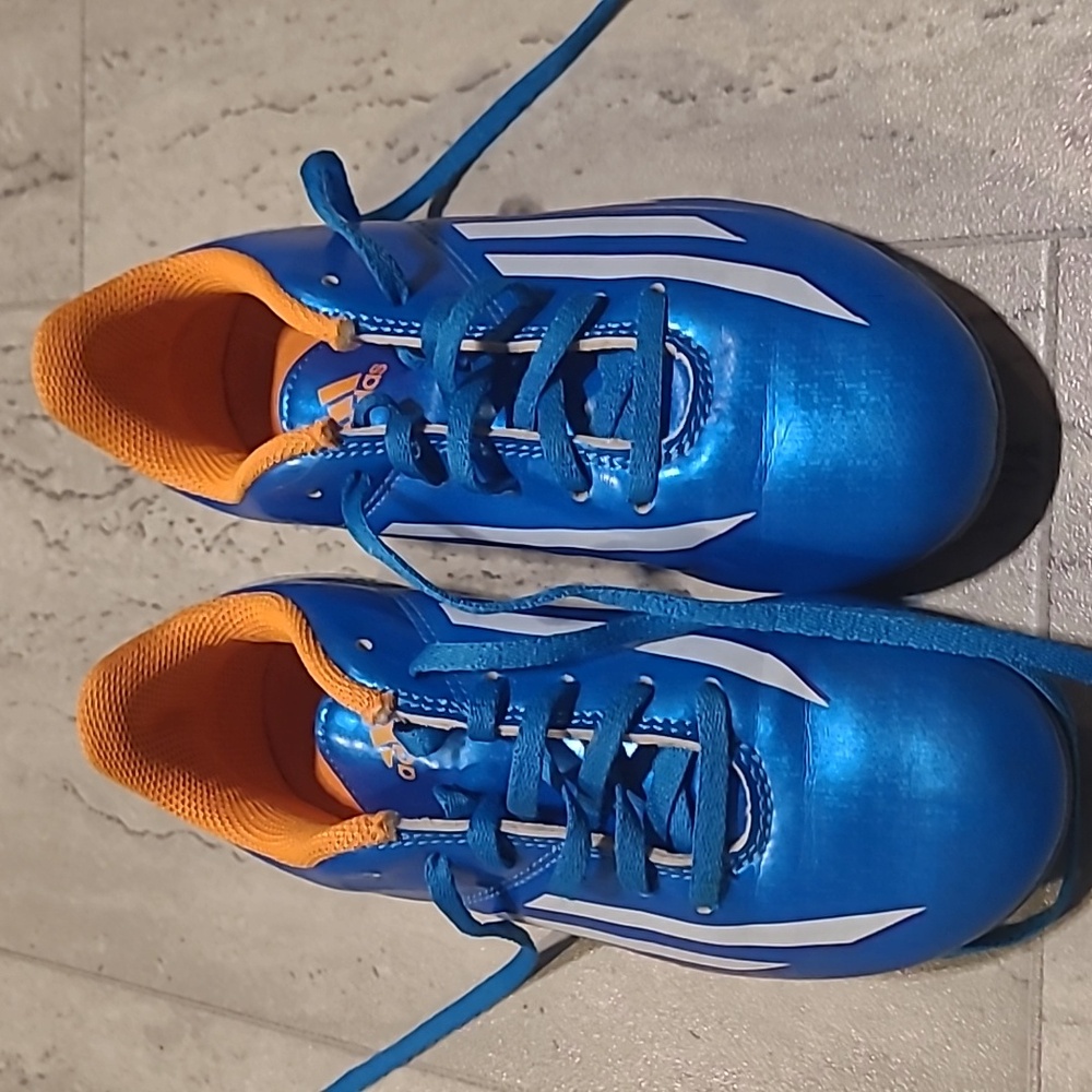 Boys soccer cleats